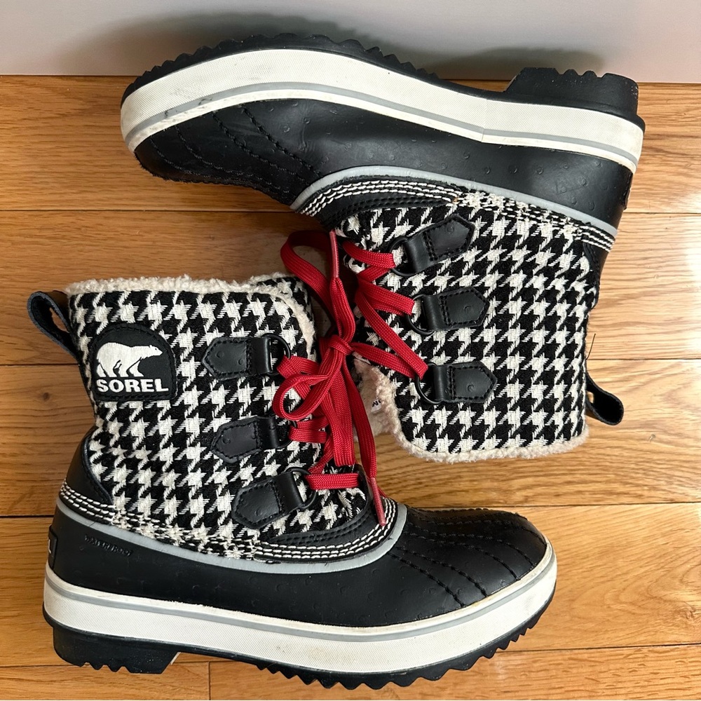 Sorel Tivoli Black White Houndstooth Waterproof Winter Boots